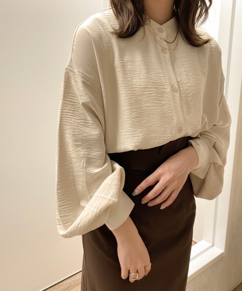 apres jour clair（アプレジュールクレア）の「【apres jour clair】袖ボリュームバンドカラーシャツ【ZOZOTOWN限定アイテム】（シャツ/ブラウス・レディース・ピンクベージュ/アイボリー/オフホワイト/ブラウン系その他/オレンジ系その他/ベージュ・X-LARGE/フリー）」の3枚目の写真