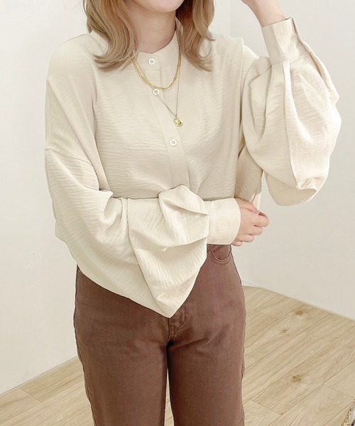 apres jour clair（アプレジュールクレア）の「【apres jour clair】袖ボリュームバンドカラーシャツ【ZOZOTOWN限定アイテム】（シャツ/ブラウス・レディース・ピンクベージュ/アイボリー/オフホワイト/ブラウン系その他/オレンジ系その他/ベージュ・X-LARGE/フリー）」の10枚目の写真