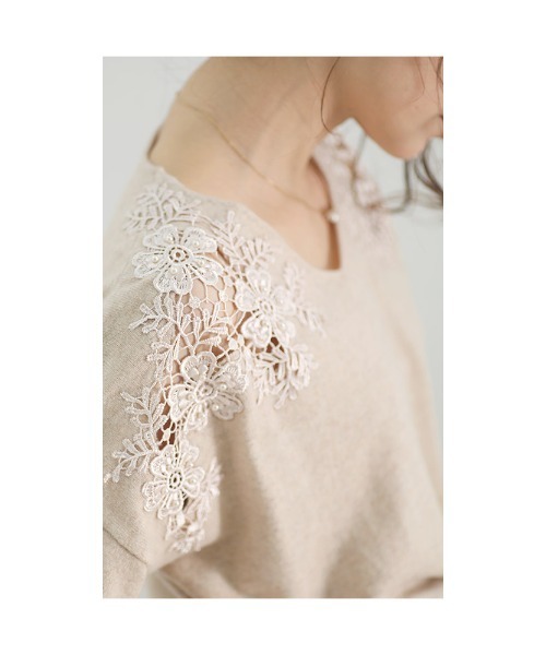 Sawa a la mode(サワアラモード)の「花咲く肩レースニットトップス(ニット/セーター・レディース・ベージュ/ブラック・FREE)」の12枚目の写真