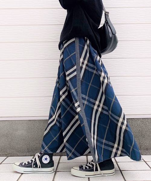 Q(キュー)の「サイドライン メモリーチェックボリュームスカート(スカート・レディース・レッド系その他/ブルー系その他/ブルー系その他2/イエロー系その他/ブラック系その他/カーキ/イエロー系その他2/ライトグレー・MEDIUM)」の5枚目の写真