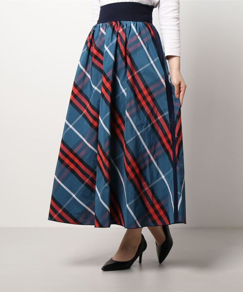 Q(キュー)の「サイドライン メモリーチェックボリュームスカート(スカート・レディース・レッド系その他/ブルー系その他/ブルー系その他2/イエロー系その他/ブラック系その他/カーキ/イエロー系その他2/ライトグレー・MEDIUM)」の13枚目の写真