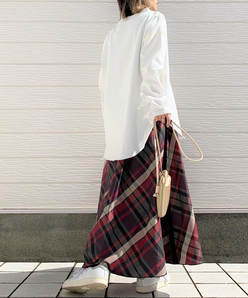 Q(キュー)の「サイドライン メモリーチェックボリュームスカート(スカート・レディース・レッド系その他/ブルー系その他/ブルー系その他2/イエロー系その他/ブラック系その他/カーキ/イエロー系その他2/ライトグレー・MEDIUM)」の21枚目の写真