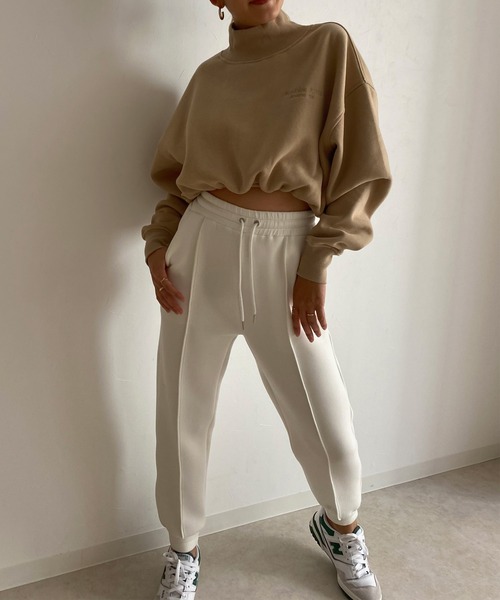 Avvenente（アベネンテ）の「【Avvenente】ハイネックショートスウェット（Tシャツ/カットソー・レディース・オフホワイト/ブラック/ベージュ・FREE）」の16枚目の写真