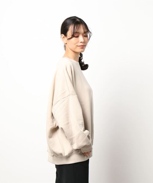 reca（レカ）の「裏起毛フロッキーバックプリントビッグスウェット（スウェット・レディース・ライトベージュ/グレイッシュベージュ・M）」の5枚目の写真