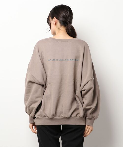 reca（レカ）の「裏起毛フロッキーバックプリントビッグスウェット（スウェット・レディース・ライトベージュ/グレイッシュベージュ・M）」の4枚目の写真
