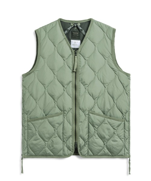 TAION(タイオン)の「【TAION】タイオン MILITARY ZIP V NECK DOWN VEST TAION-001ZML-1(ダウンベスト・メンズ・ブラック/ライトグレー/キャメル/オリーブ/ブルー系その他2/ライトブラウン/ダークオリーブ/ネイビー/セージグリーン/ダークオレンジ・LARGE/MEDIUM/X-LARGE/SMALL/X-SMALL/XX-LARGE)」の6枚目の写真