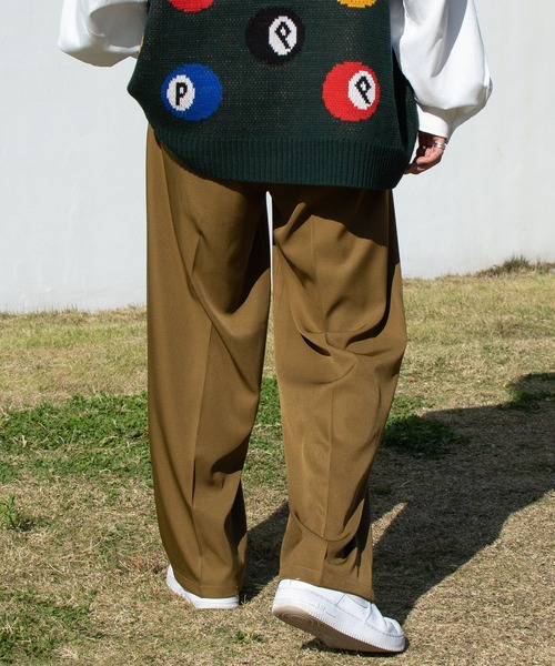 Perushu(ペルーシュ)の「センタープレスワイドカラースラックス(その他パンツ・メンズ・レッド/グリーン/ライトブラウン・SMALL/MEDIUM/LARGE)」の6枚目の写真