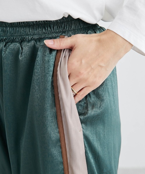 BONbazaar（ボンバザール）の「サテンジャガードライン入りパンツ（その他パンツ・レディース・ブラック/グリーン・FREE）」の19枚目の写真