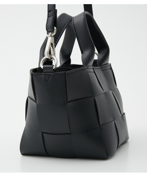 AZUL by moussy（アズールバイマウジー）の「INTRECCIATO BAG/イントレチャートバッグ（ショルダーバッグ・レディース・グリーン/ブラック/アイボリー・FREE）」の11枚目の写真