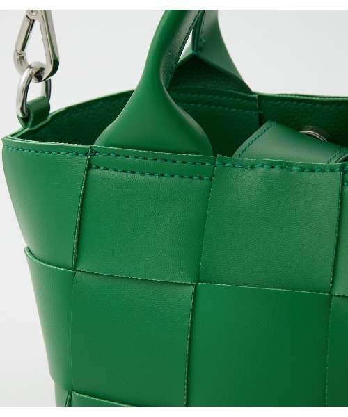 AZUL by moussy（アズールバイマウジー）の「INTRECCIATO BAG/イントレチャートバッグ（ショルダーバッグ・レディース・グリーン/ブラック/アイボリー・FREE）」の19枚目の写真