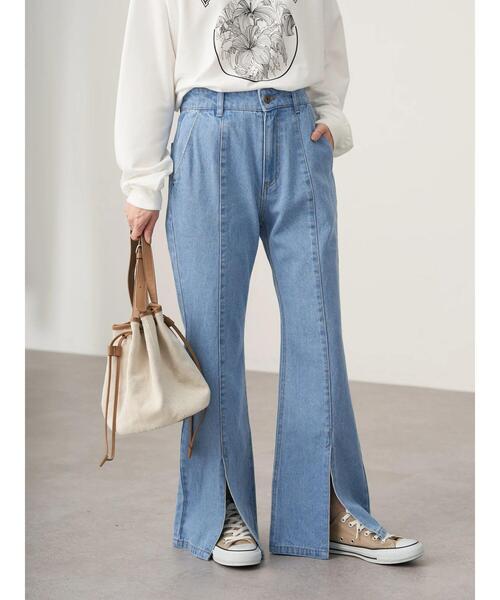 earth music&ecology(アースミュージックアンドエコロジー)の「センタースリットフレアデニムパンツ*(デニムパンツ・レディース・インディゴブルー/ライトインディゴブルー・S/M)」の7枚目の写真