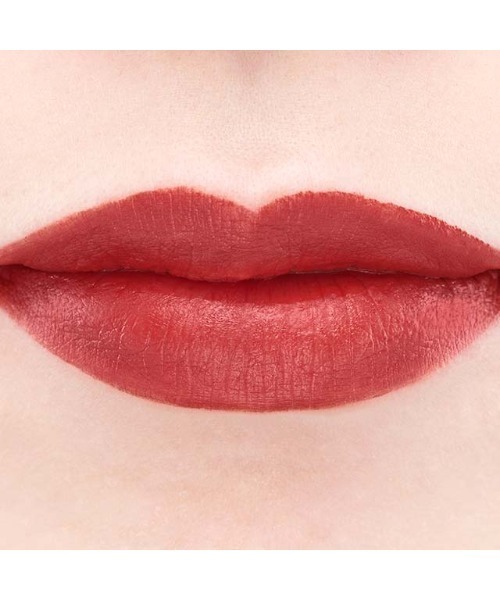 THREE（スリー）の「THREE デアリングリィディスティンクトリップスティック（口紅/リップティント/グロス・レディース・13 CHILD OF THE PLANET/14 POWER OF THE PLANETS/03 DARE 2B DIVINE/04 DARE 2B DYNAMIC/08 DARE 2B DELIGHTFUL/10 INNER CITY......../11 FEELING FREEDOM/12 DEEP CONNECTION/01 DARE 2B DIFFERENT・FREE）」の12枚目の写真