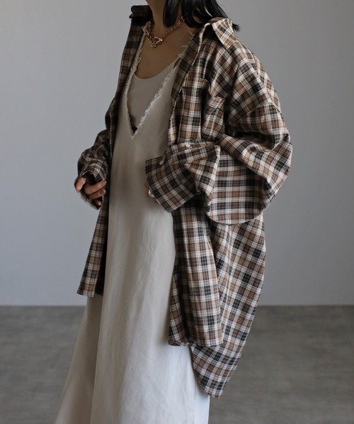 CREARE -LINO-（クレアーレリノ）の「ビックポケット オーバーサイズ ルーズシャツ<ユニセックス>（シャツ/ブラウス・メンズ・ホワイト/ブラック/ブルー/ブルー系その他/ホワイト系その他/ホワイト系その他2/ブラック系その他2/ブラック系その他3/グリーン系その他/ブラック系その他/ベージュ系その他/ブラック系その他4/インディゴブルー/ブルー系その他2/ブルー系その他3/グレイッシュベージュ/ホワイト系その他3/ホワイト系その他4・M/L/S）」の11枚目の写真