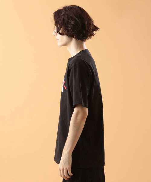 AVIREX（アヴィレックス）の「カタカナ ロゴ Tシャツ / KATAKANA LOGO T-SHIRT / アヴィレックス / AVIREX（Tシャツ/カットソー・メンズ・オフホワイト/ブラック/グリーン/カーキ・LARGE/X-LARGE/XX-LARGE/MEDIUM）」の6枚目の写真