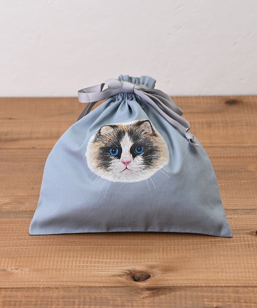 Monocoro toppi（モノコロトッピ）の「ねこ プリント 巾着 バッグ（ハンドバッグ・レディース・ブルー/パープル/アイボリー/オレンジ・フリー）」の9枚目の写真