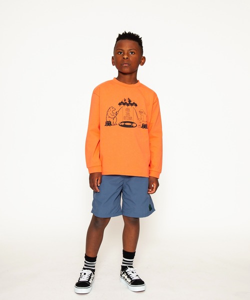 JUNKSOUL（ジャンクソウル）の「国内プリント オッサンとクマのレコード池での釣り対決ロンT(M4)（Tシャツ/カットソー・キッズ・ベージュ/オレンジ/ライトイエロー/ブラック/カーキ/杢グレー/ライトブルー/ホワイト・100cm/110cm/120cm/130cm/140cm/150cm/160cm）」の8枚目の写真