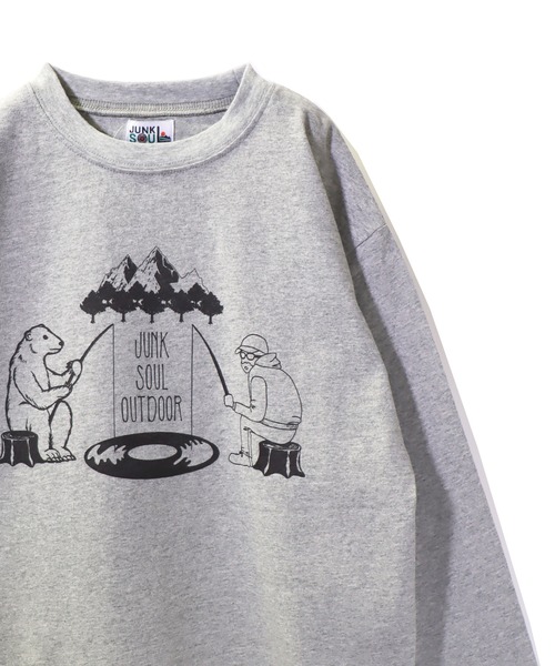 JUNKSOUL（ジャンクソウル）の「国内プリント オッサンとクマのレコード池での釣り対決ロンT(M4)（Tシャツ/カットソー・キッズ・ベージュ/オレンジ/ライトイエロー/ブラック/カーキ/杢グレー/ライトブルー/ホワイト・100cm/110cm/120cm/130cm/140cm/150cm/160cm）」の10枚目の写真