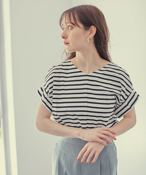 Feroux（フェルゥ）の「【吸水速乾・洗える】タックスリーブVネック Tシャツ（Tシャツ/カットソー・レディース・ホワイト系/ブラック系/ブラック系1/アイボリー系/イエロー系/ピンク系・F）」の18枚目の写真