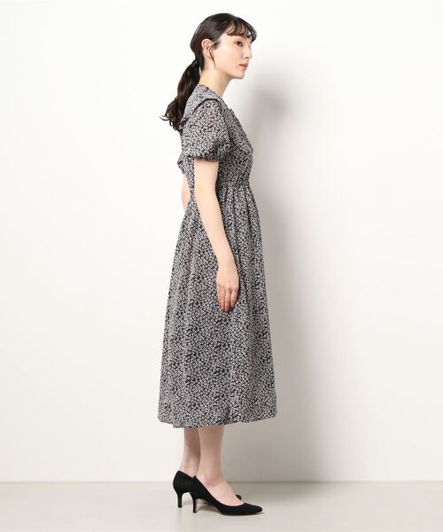 ehka sopo(エヘカソポ)の「付け衿花柄ワンピース(ワンピース・レディース・サックスブルー/オフホワイト/ブラック・フリ-)」の5枚目の写真