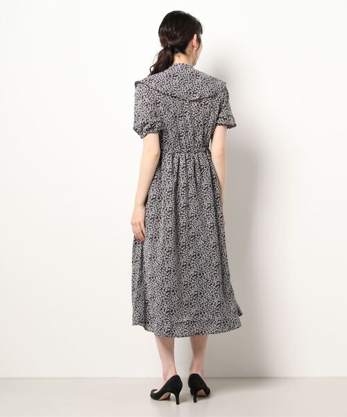 ehka sopo(エヘカソポ)の「付け衿花柄ワンピース(ワンピース・レディース・サックスブルー/オフホワイト/ブラック・フリ-)」の6枚目の写真