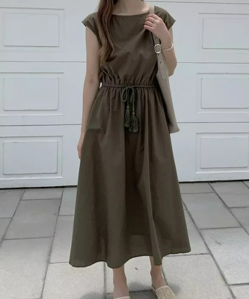 at12:03(アットイチニーゼロサン)の「ウエストゴム ベルトデザイン ノースリーブロングワンピース(ワンピース・レディース・ブラック/ベージュ/カーキ/オレンジ/その他1・FREE)」の14枚目の写真