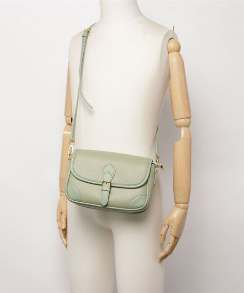 MAISON BREEZE(メゾンブリーズ)の「【MAISON BREEZE】レトロスクエアショルダーバッグ KNF(ショルダーバッグ・レディース・ブラック/アイボリー/グリーン・FREE)」の4枚目の写真