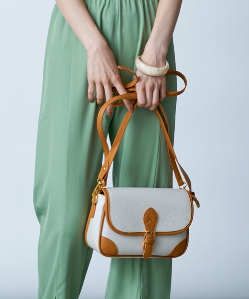 MAISON BREEZE(メゾンブリーズ)の「【MAISON BREEZE】レトロスクエアショルダーバッグ KNF(ショルダーバッグ・レディース・ブラック/アイボリー/グリーン・FREE)」の7枚目の写真