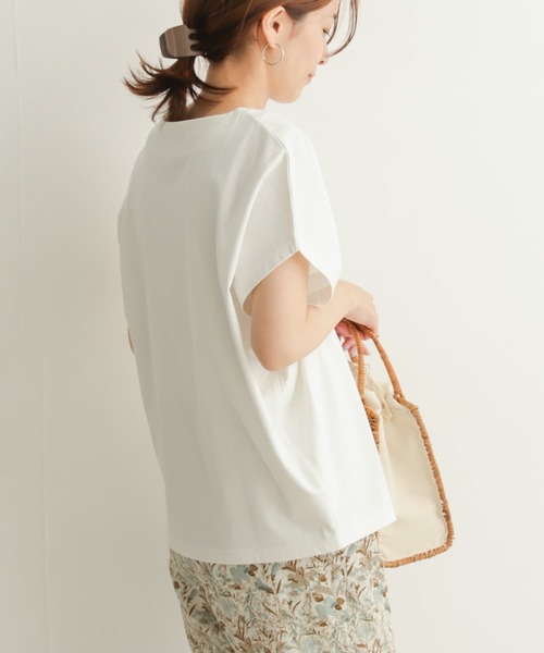 URBAN RESEARCH DOORS（アーバンリサーチドアーズ）の「ドライコットンボートネックプルオーバー（Tシャツ/カットソー・レディース・ベージュ/ネイビー/オフホワイト・MEDIUM）」の8枚目の写真