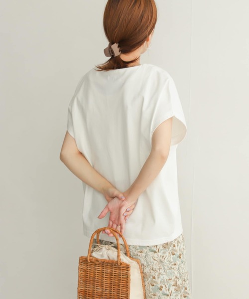 URBAN RESEARCH DOORS（アーバンリサーチドアーズ）の「ドライコットンボートネックプルオーバー（Tシャツ/カットソー・レディース・ベージュ/ネイビー/オフホワイト・MEDIUM）」の12枚目の写真