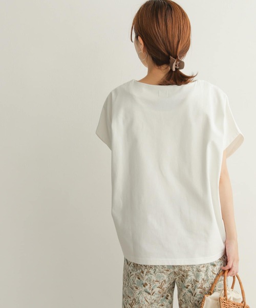 URBAN RESEARCH DOORS（アーバンリサーチドアーズ）の「ドライコットンボートネックプルオーバー（Tシャツ/カットソー・レディース・ベージュ/ネイビー/オフホワイト・MEDIUM）」の13枚目の写真