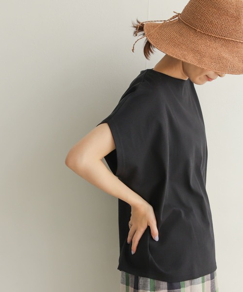 URBAN RESEARCH DOORS（アーバンリサーチドアーズ）の「ドライコットンボートネックプルオーバー（Tシャツ/カットソー・レディース・ベージュ/ネイビー/オフホワイト・MEDIUM）」の20枚目の写真