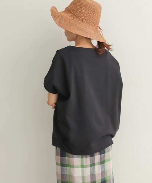 URBAN RESEARCH DOORS（アーバンリサーチドアーズ）の「ドライコットンボートネックプルオーバー（Tシャツ/カットソー・レディース・ベージュ/ネイビー/オフホワイト・MEDIUM）」の22枚目の写真