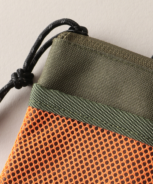 WEEKEND(ER)（ウィークエンダー）の「【WEEKEND(ER)&co./ウィークエンダー】CONNECT SMARTPHONE SACK（クラッチバッグ・メンズ・カーキ/ベージュ/ネイビー/ブラック・FREE）」の13枚目の写真