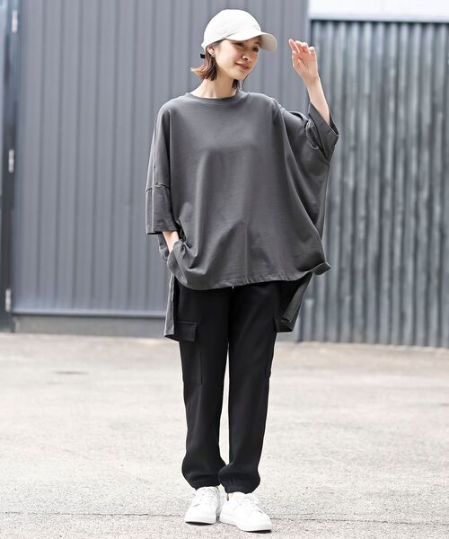 rps（アールピーエス）の「ＢＩＧシルエットＴシャツ（Tシャツ/カットソー・レディース・ブラック/ブルー/アイボリー/モカ/チャコールグレー/カーキ・M/フリー）」の18枚目の写真