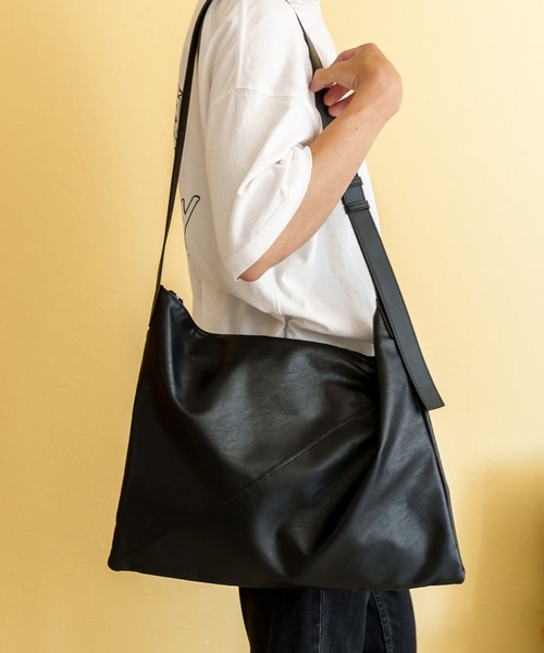 DEVICE+（デバイスプラス）の「DEVICE+  フェイクレザーベルト ショルダーバッグ（ショルダーバッグ・メンズ・ブラック・FREE）」の12枚目の写真