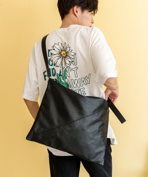 DEVICE+（デバイスプラス）の「DEVICE+  フェイクレザーベルト ショルダーバッグ（ショルダーバッグ・メンズ・ブラック・FREE）」の14枚目の写真