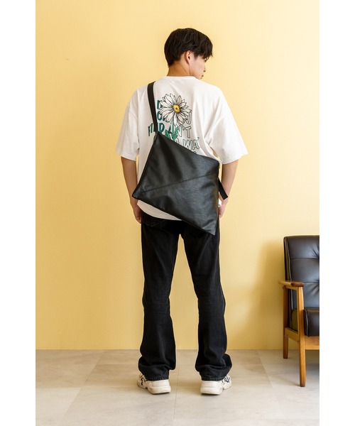 DEVICE+（デバイスプラス）の「DEVICE+  フェイクレザーベルト ショルダーバッグ（ショルダーバッグ・メンズ・ブラック・FREE）」の17枚目の写真