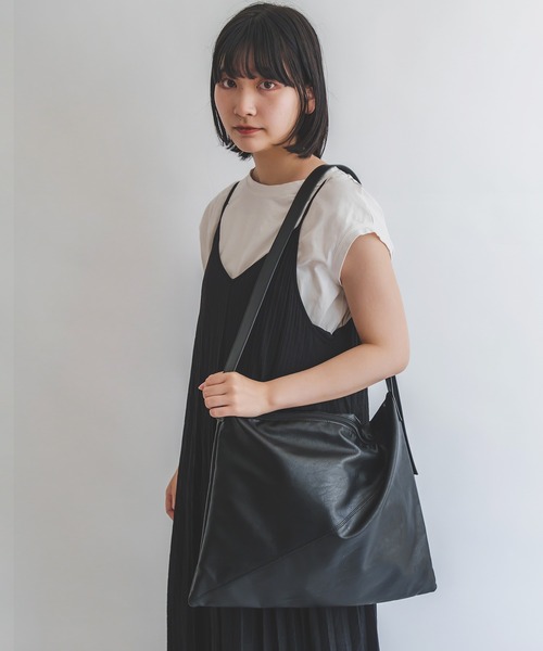 DEVICE+（デバイスプラス）の「DEVICE+  フェイクレザーベルト ショルダーバッグ（ショルダーバッグ・メンズ・ブラック・FREE）」の22枚目の写真