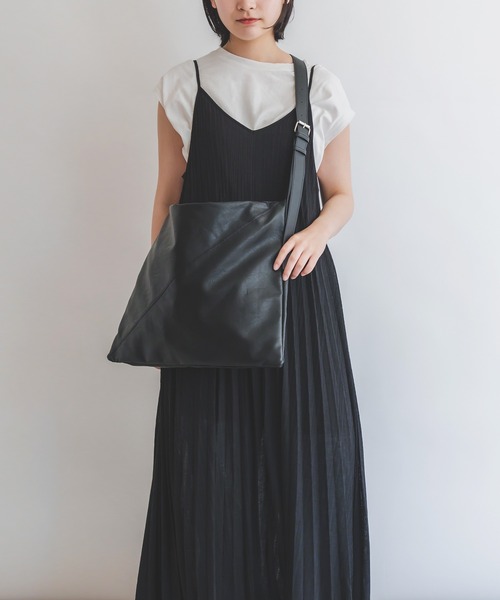 DEVICE+（デバイスプラス）の「DEVICE+  フェイクレザーベルト ショルダーバッグ（ショルダーバッグ・メンズ・ブラック・FREE）」の21枚目の写真