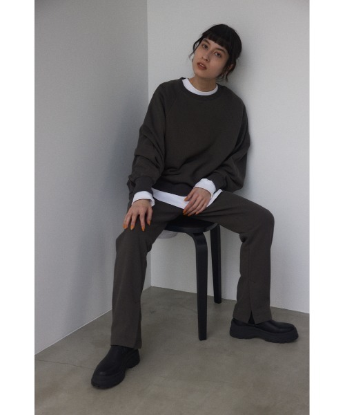 BLACK BY MOUSSY（ブラックバイマウジー）の「【WEB限定】slit sweat pants（スリットスウェットパンツ）（スウェットパンツ・レディース・ベージュ/パープル/グリーン/ライトブラック・FREE）」の5枚目の写真