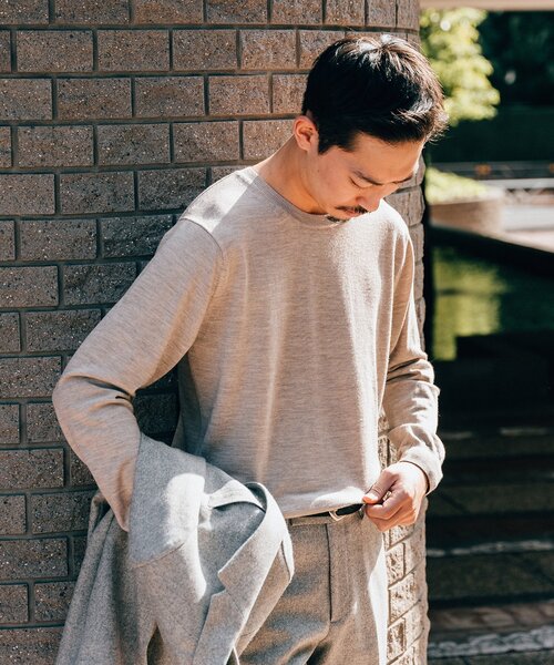 EDIFICE（エディフィス）の「16ゲージ クルーネック ニット（ニット/セーター・メンズ・ホワイト/チャコールグレー/ブラック/ベージュ/ネイビー/レッド/ブルー/グリーン・SMALL/MEDIUM/LARGE/X-LARGE）」の11枚目の写真