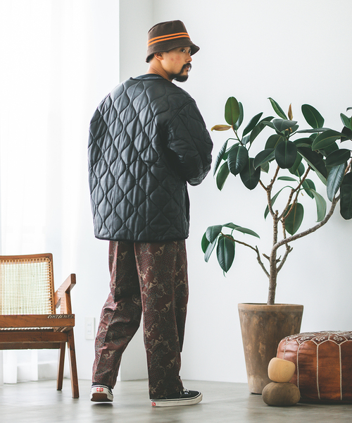 JOURNAL STANDARD(ジャーナルスタンダード)の「シープレザー キルティング ミリタリー ライナー(ブルゾン・メンズ・ブラック・MEDIUM/LARGE)」の10枚目の写真