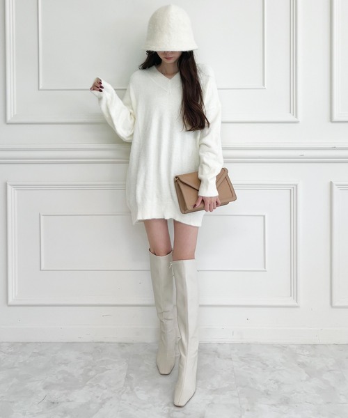 MIIA（ミーア）の「Vネックオーバーニット（ニット/セーター・レディース・ピンク/ベージュ/パープル/ブラック・FREE）」の5枚目の写真