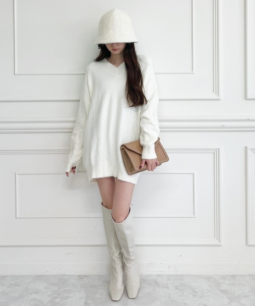 MIIA（ミーア）の「Vネックオーバーニット（ニット/セーター・レディース・ピンク/ベージュ/パープル/ブラック・FREE）」の6枚目の写真