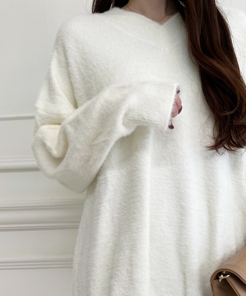 MIIA（ミーア）の「Vネックオーバーニット（ニット/セーター・レディース・ピンク/ベージュ/パープル/ブラック・FREE）」の11枚目の写真