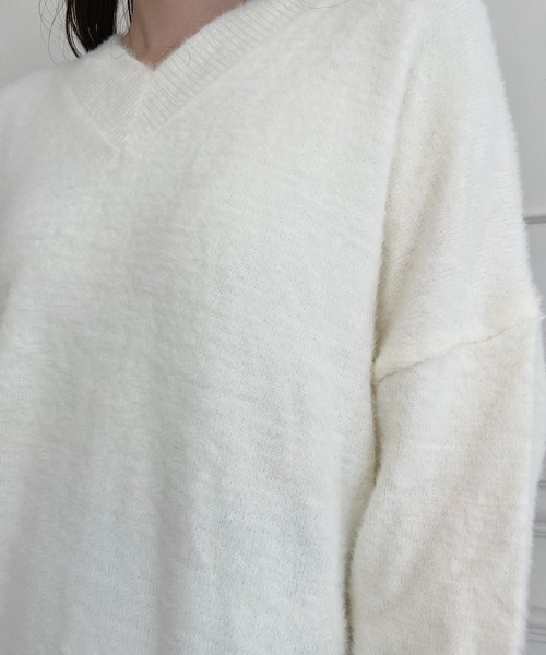 MIIA（ミーア）の「Vネックオーバーニット（ニット/セーター・レディース・ピンク/ベージュ/パープル/ブラック・FREE）」の12枚目の写真