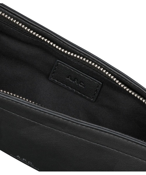 A.P.C.（アーペーセー）の「Banane Ninon 2.0 Medium  23PE JPS（ボディバッグ/ウエストポーチ・メンズ・ブラック・ONESIZE）」の10枚目の写真