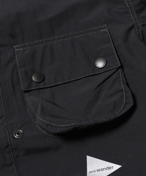 and wander（アンドワンダー）の「and wander×Barbour/アンド