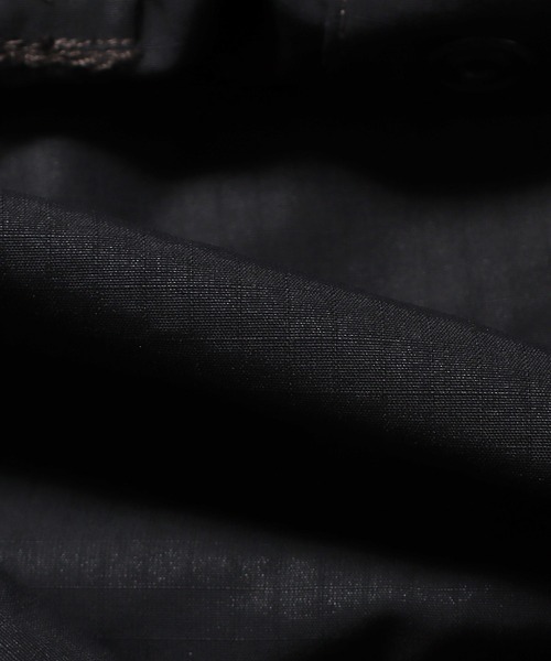 and wander(アンドワンダー)の「and wander×Barbour/アンドワンダー×バブア― pivot ハンティングジャケット(ナイロンジャケット・メンズ・オリーブ/ブラック・XL/L/M)」の13枚目の写真