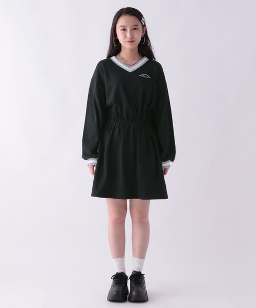 repipi armario(レピピ アルマリオ)の「チルデンネックワンピース(ワンピース・キッズ・グレー/ブルー/ブラック・SMALL/MEDIUM/LARGE)」の4枚目の写真